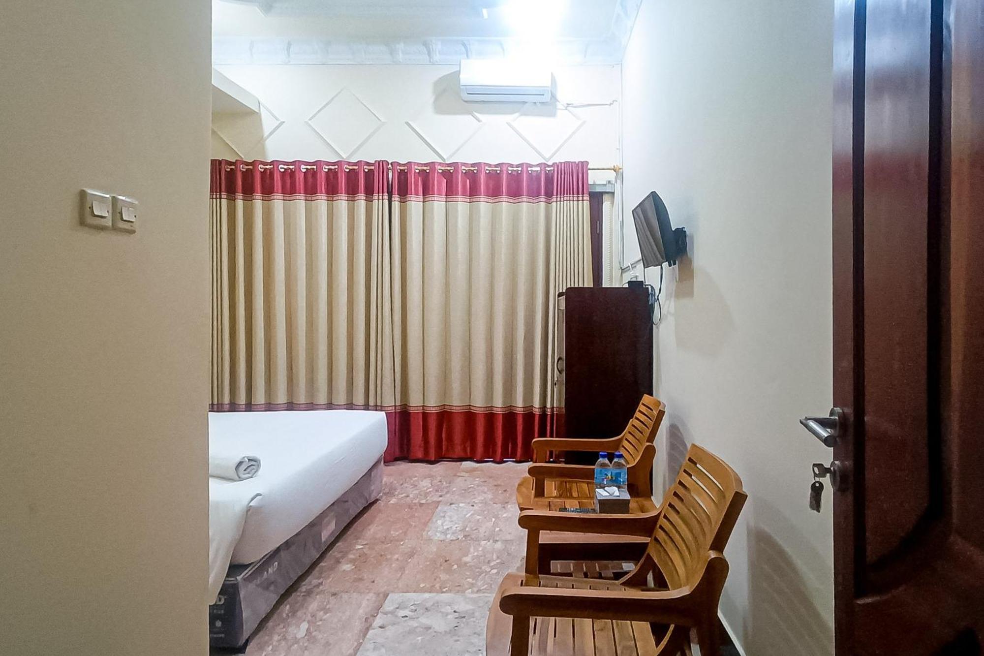 Reddoorz At Senaz Guesthouse Mataram Buitenkant foto