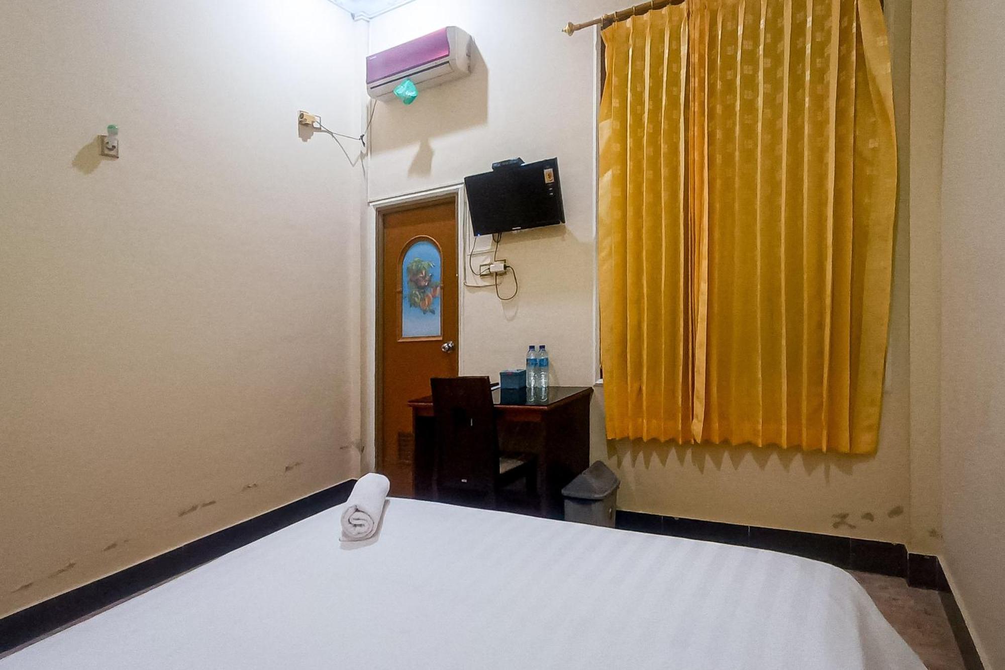 Reddoorz At Senaz Guesthouse Mataram Buitenkant foto